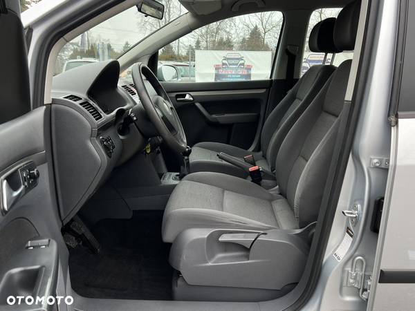 Volkswagen Touran 1.9 TDI Conceptline - 23