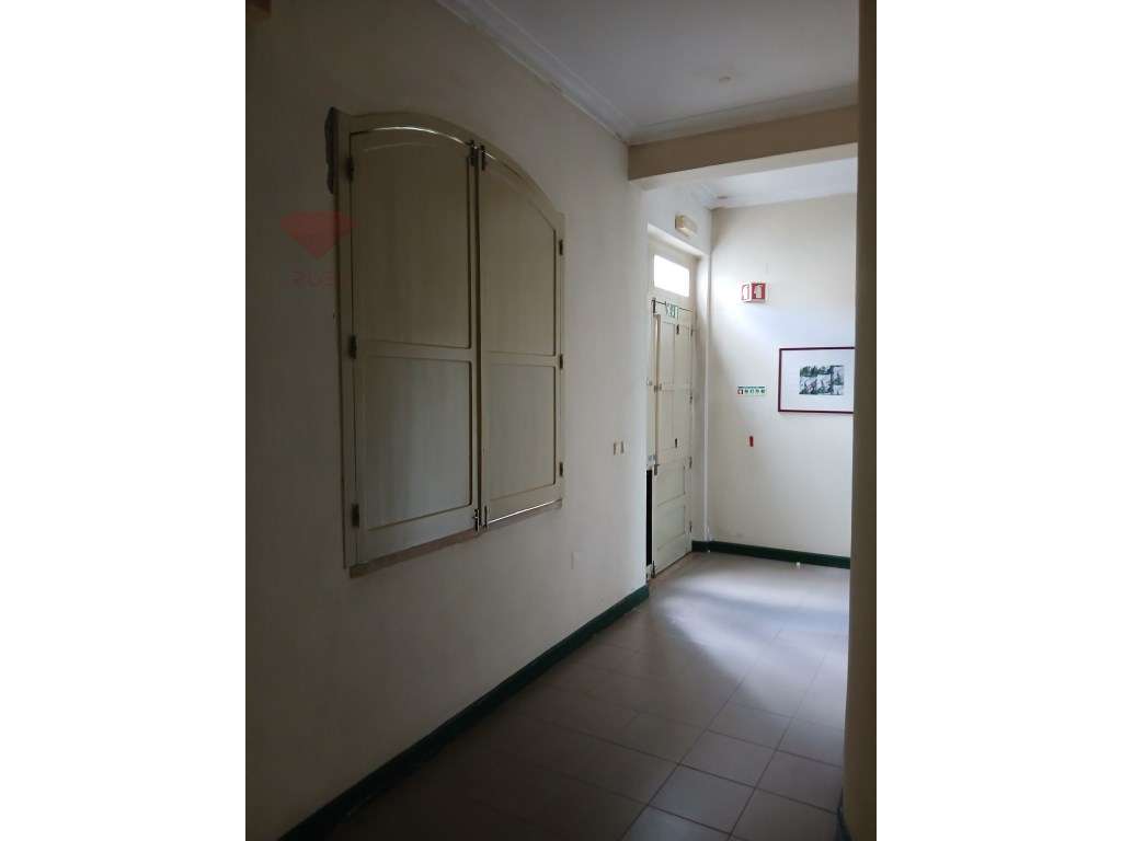 Edifício Comercial no Bairro do Salgado-14