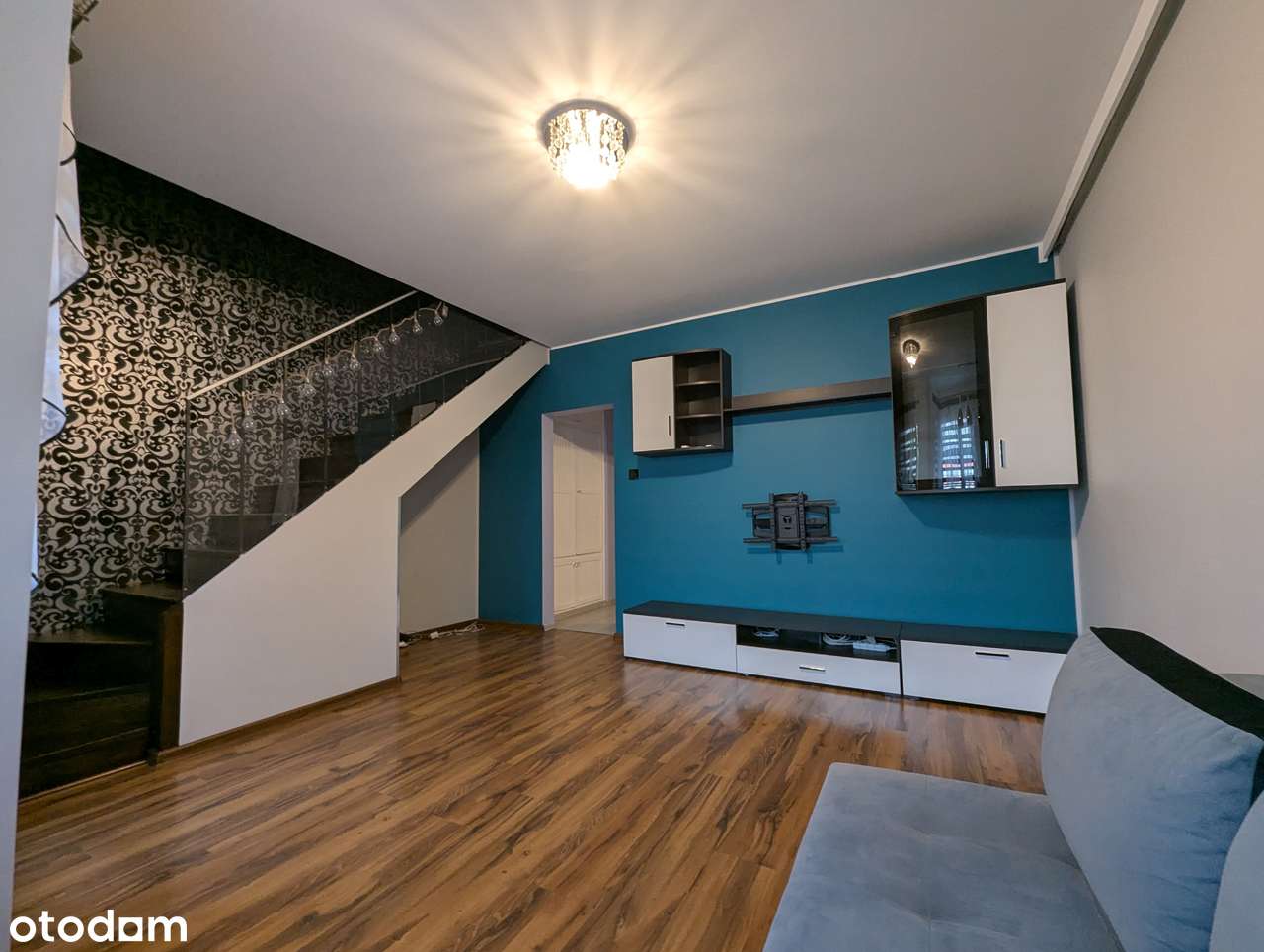 Dwupoziomowe mieszkanie  - umeblowane, gotowe do wprowadzenia 3 pokoje - Pełny obrazek: 2/17