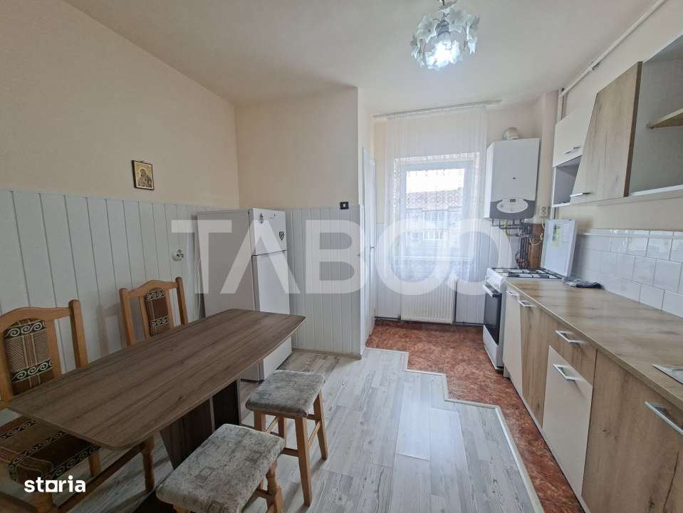 Apartament de vanzare 3 camere decomandat Mihai Viteazul bloc cu lift - Imagine principală: 2/17