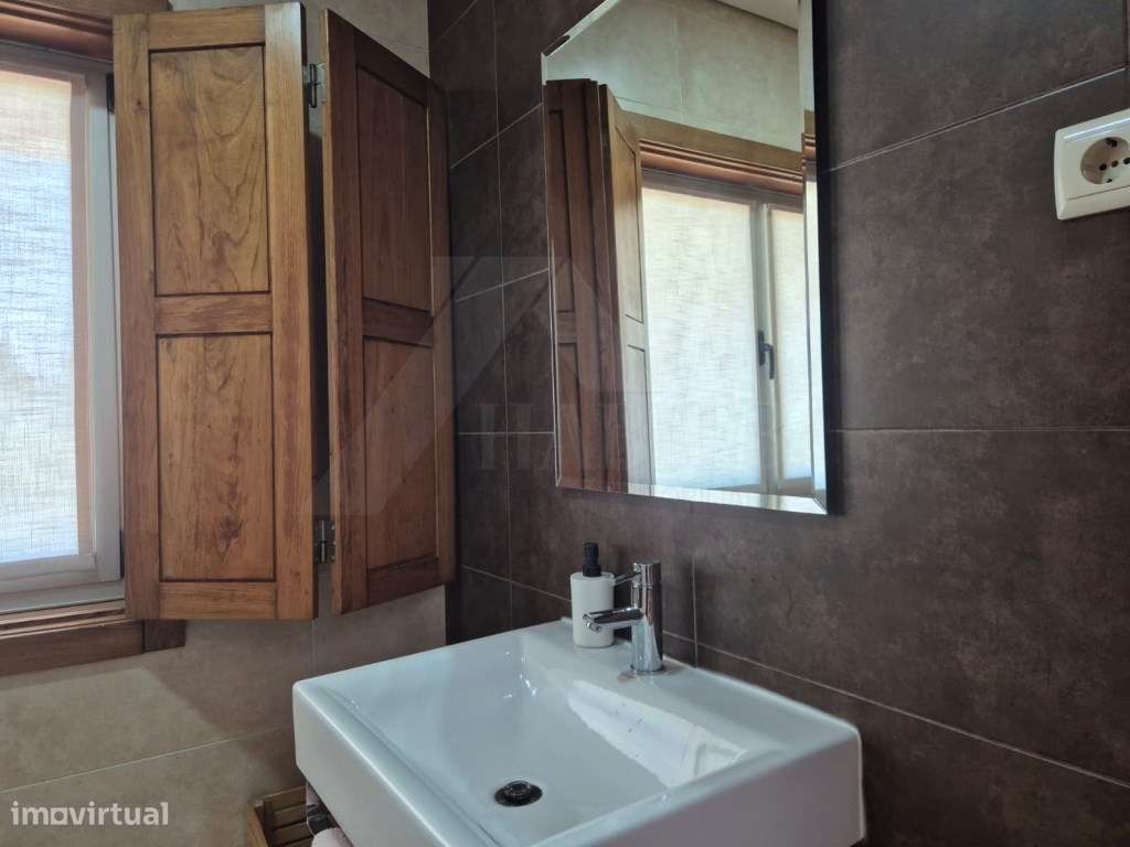Moradia T4 com Suite, Jardim e Garagem - Centro de Ponte de Lima-40