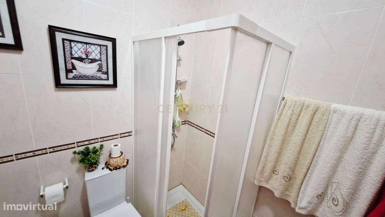 T2 na Av. Principal de Sines | Frente ao Jardim + Varandas | A 9 min d - Grande imagem: 5/25