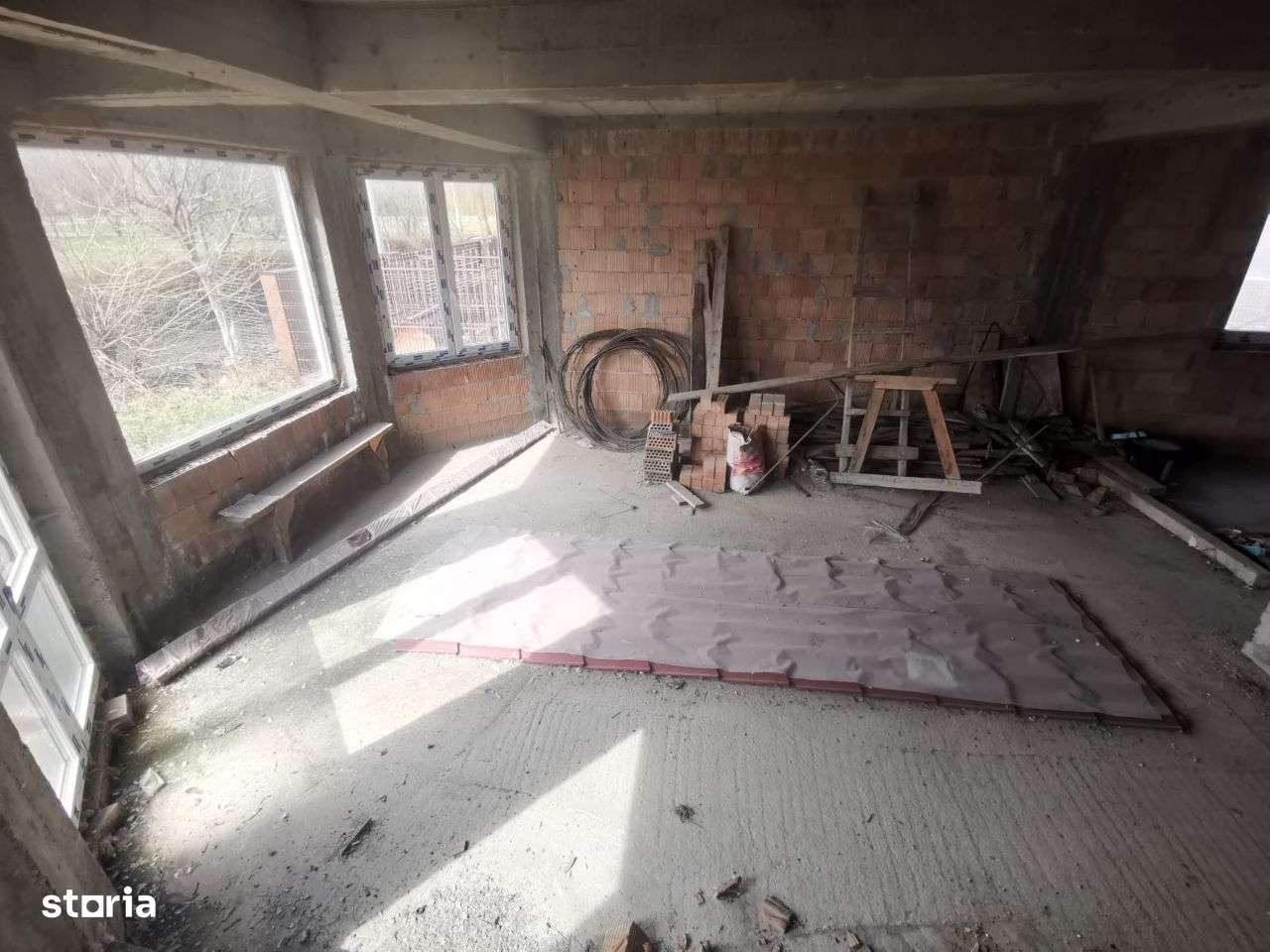 Casa la rosu in Harman-6