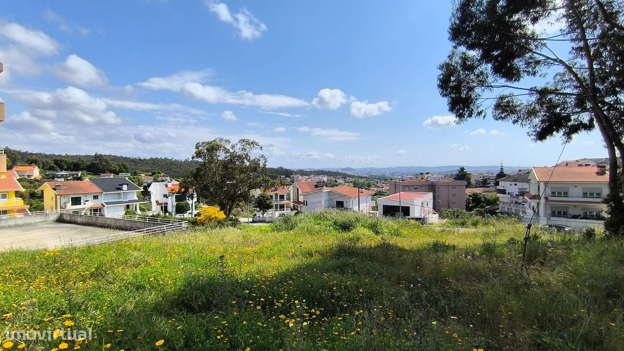 Terrenos para Prédios e Moradias de 4 frentes, em Seixo - Fânzeres - Grande imagem: 4/8