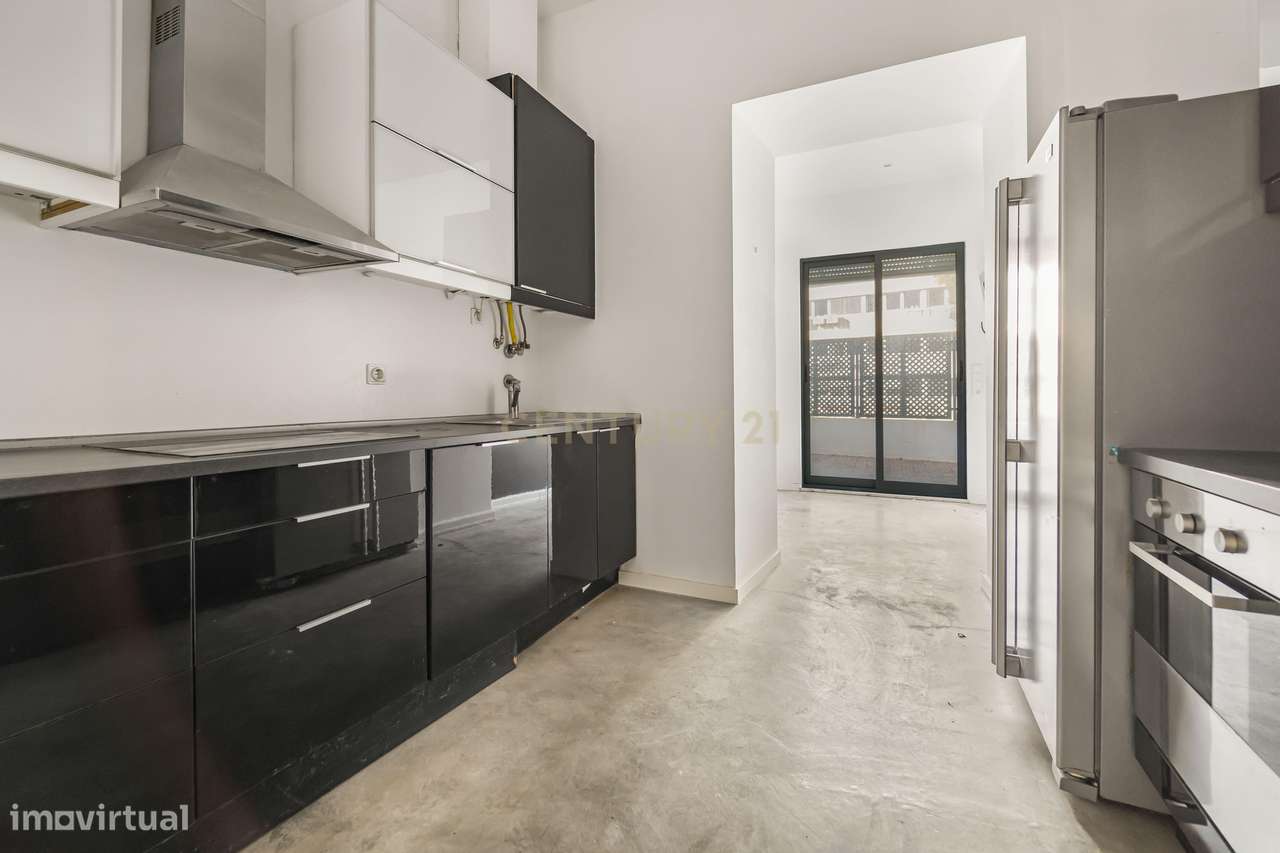 Apartamento T4 | Terraço | Av. Novas-14