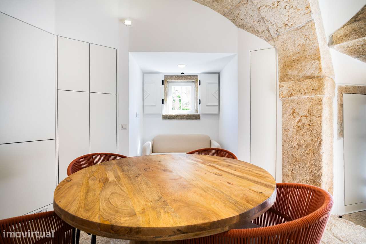 Moinho convertido em T1, NOVO, EQUIPADO E MOBILADO em Queijas - Grande imagem: 5/47