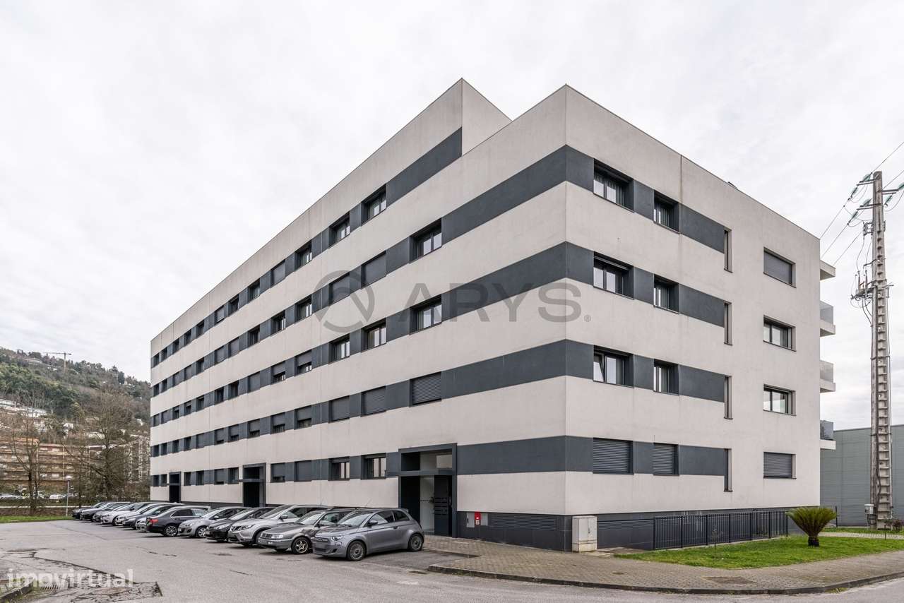 Apartamento T2 Semi-novo, em Tenões - Grande imagem: 2/25