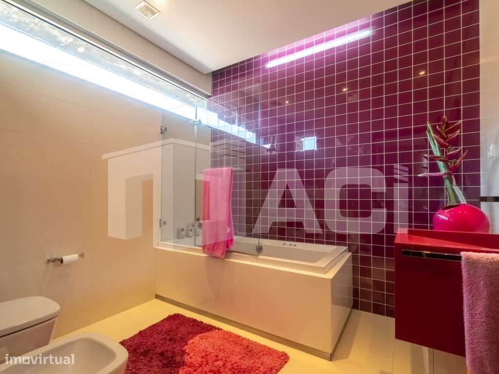 Magnífica Moradia T3+2 nos arredores da Cidade de Leiria-35