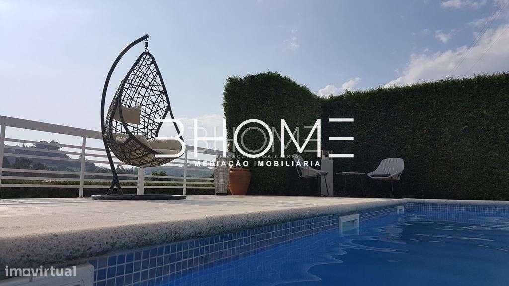 Propriedade com Casa em Pedra, T6, com piscina e campo de jogos-16