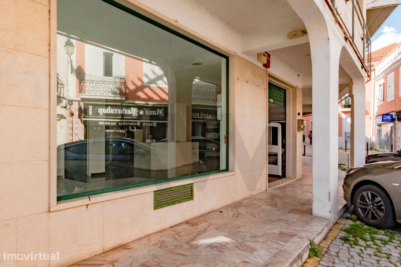 Espaço Comercial Versátil com 667 m2 no Centro de Alverca - Grande imagem: 5/35