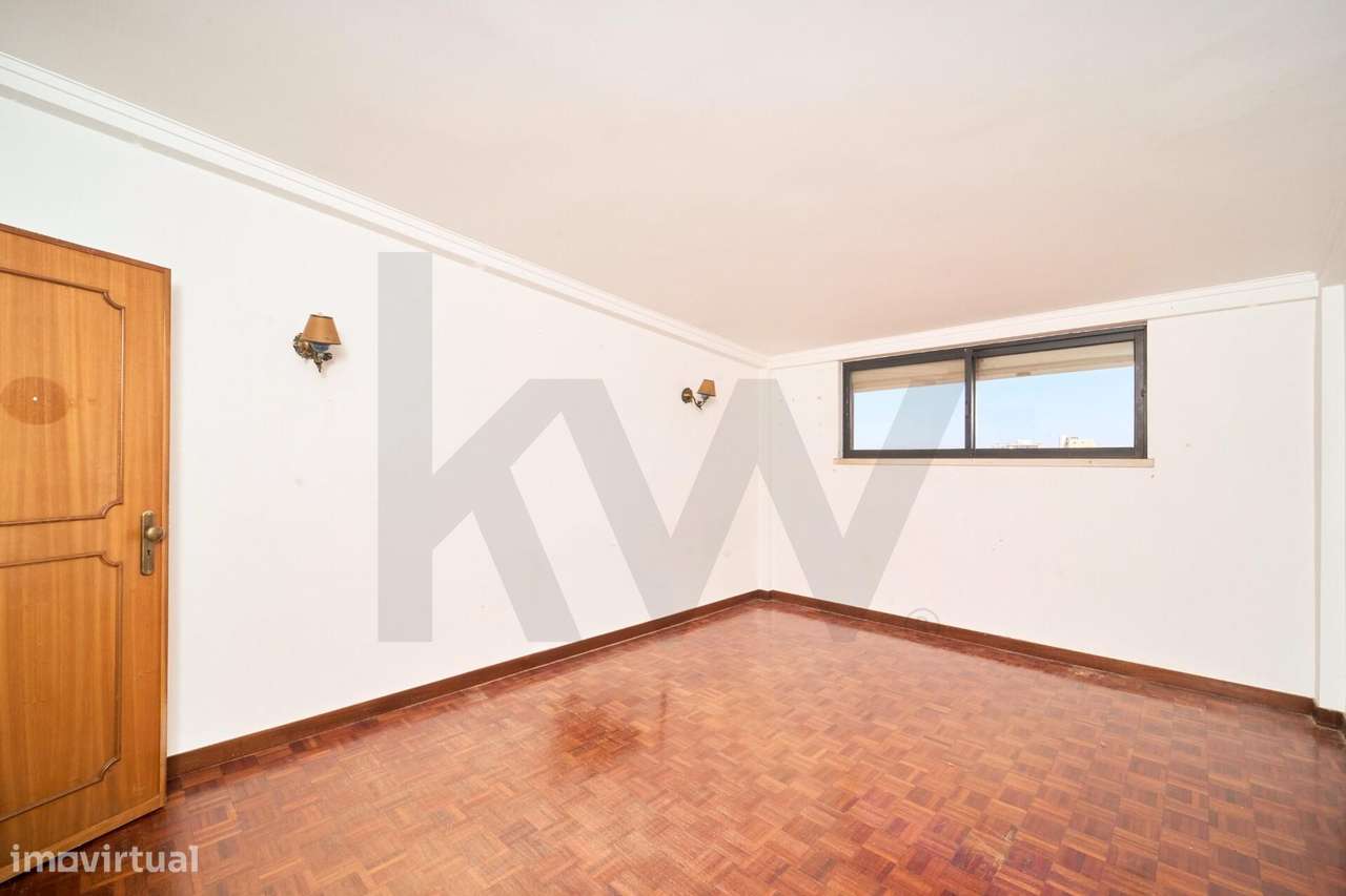 Penthouse Duplex T5 com Vista Desafogada e Excelente Potencial na Quin-34