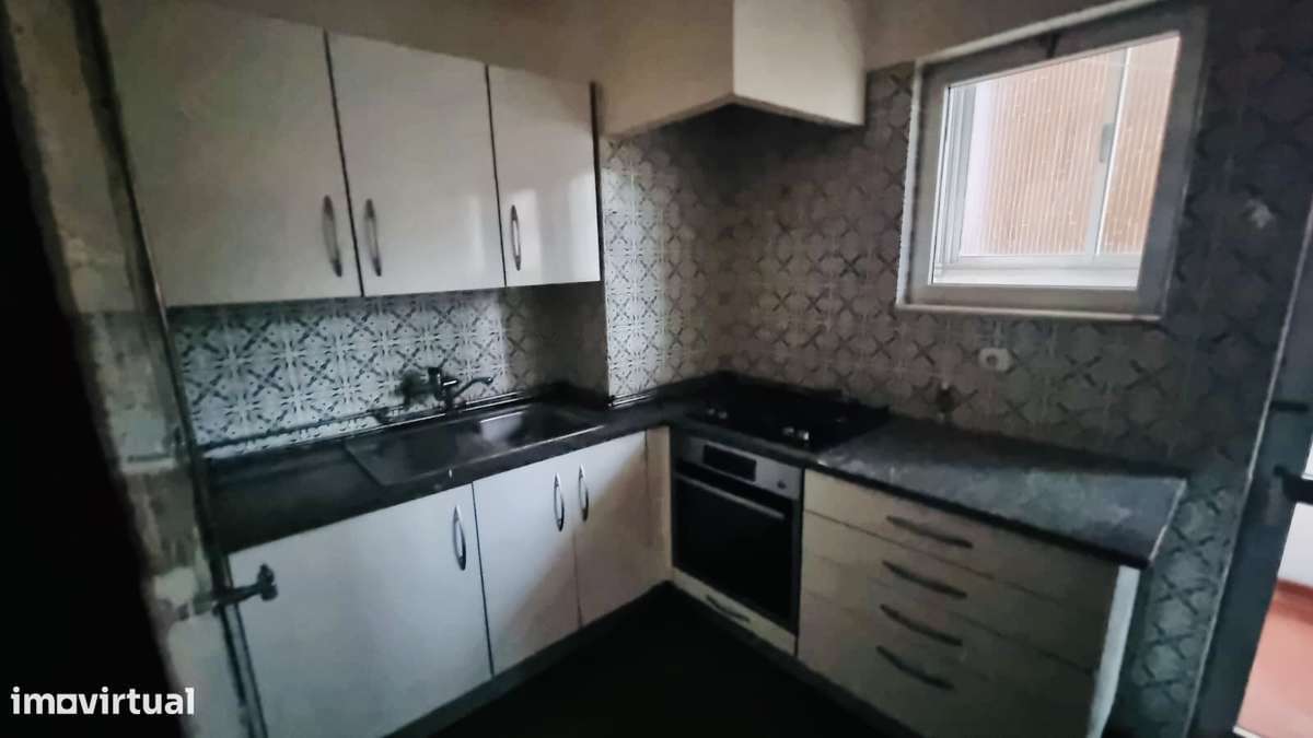 Apartamento T3 com garagem e varanda em Coimbra - Grande imagem: 5/15