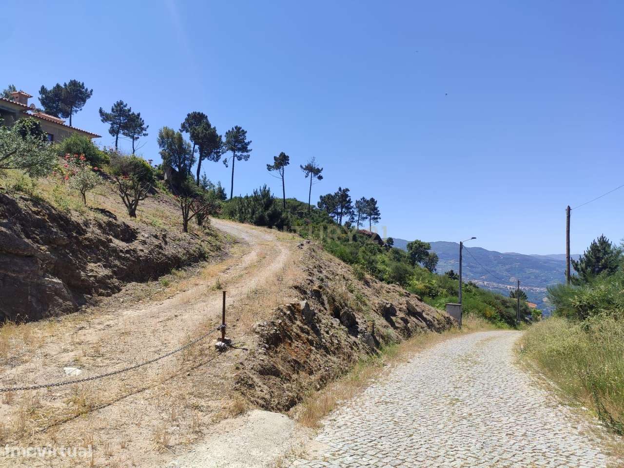 Terreno agrícola em zona habitacional e com ótimos acessos em Travanca - Grande imagem: 5/15