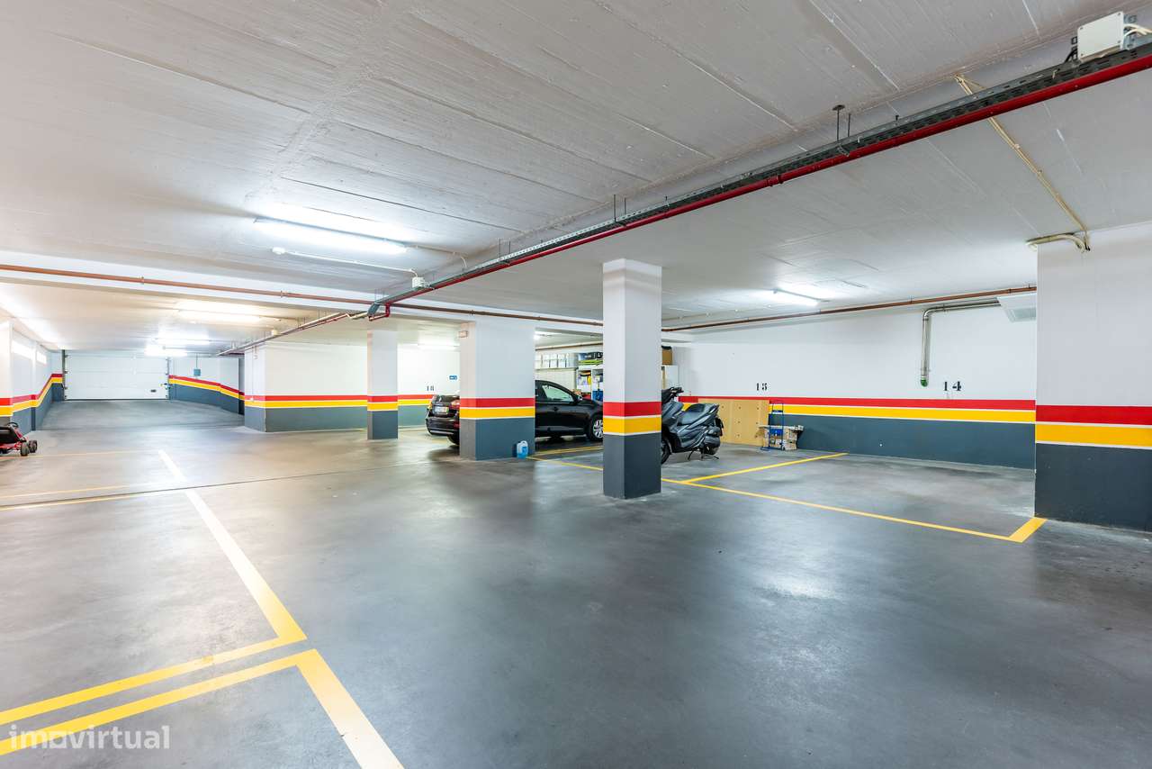 T2 | Condomínio Qta. Comendadeiras | Piscina | Varandas | Parqueamento-24