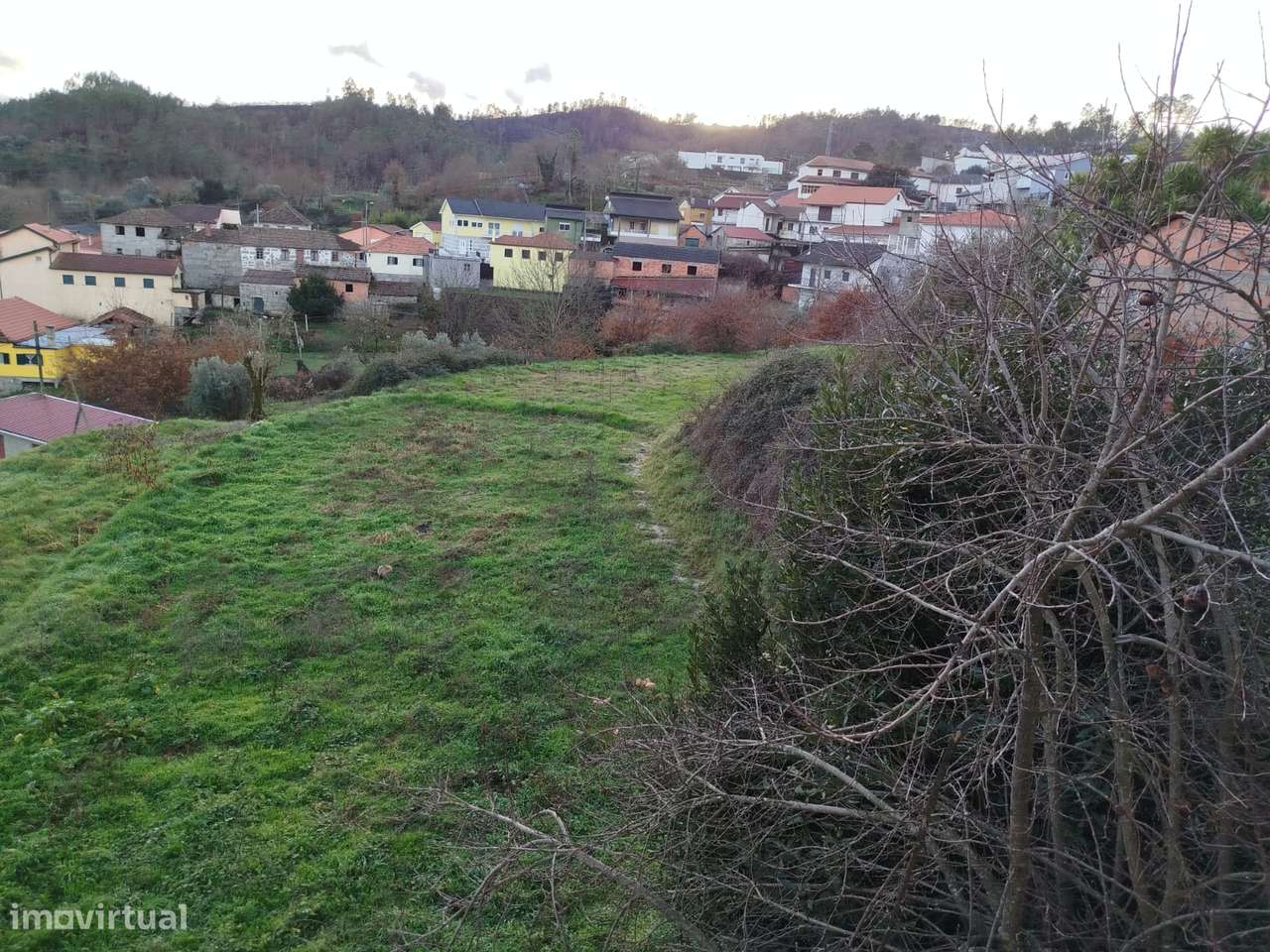 Moradia e Terreno - Pindelo dos Milagres-12