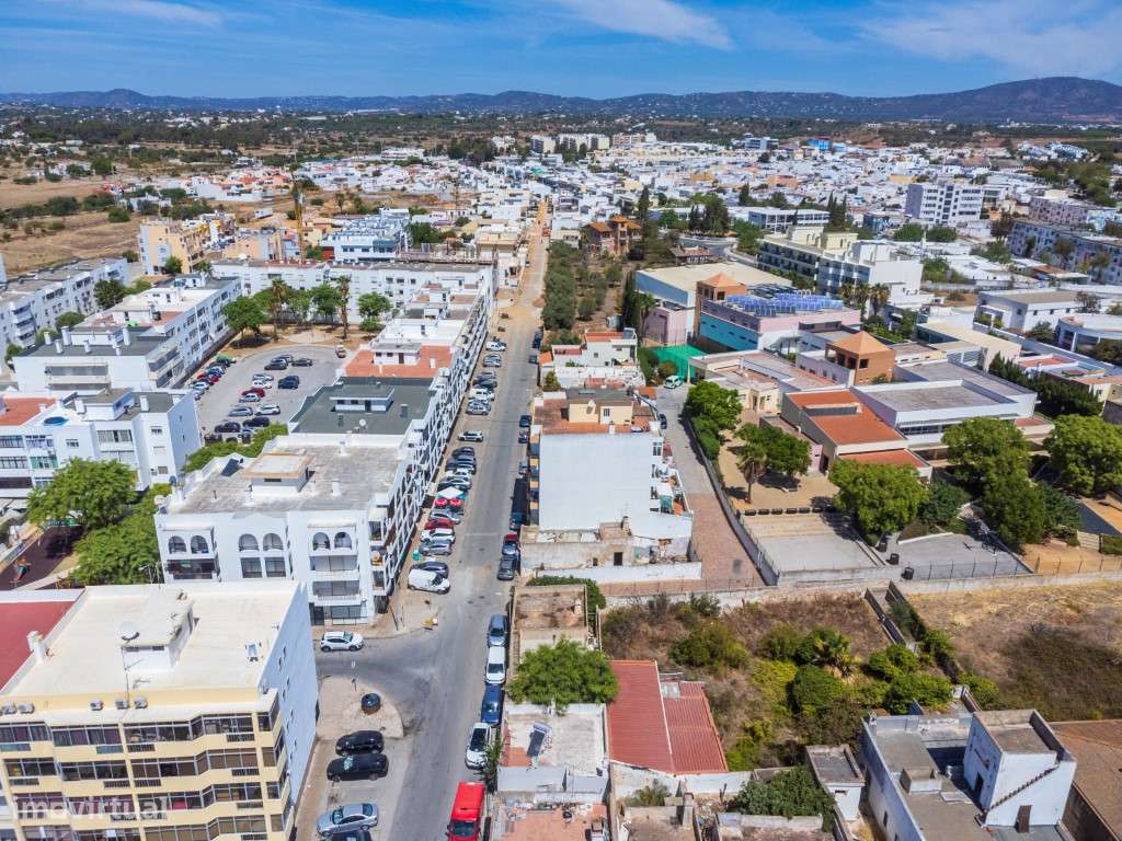 Terreno com Casa em ruínas no Centro de Olhão-16
