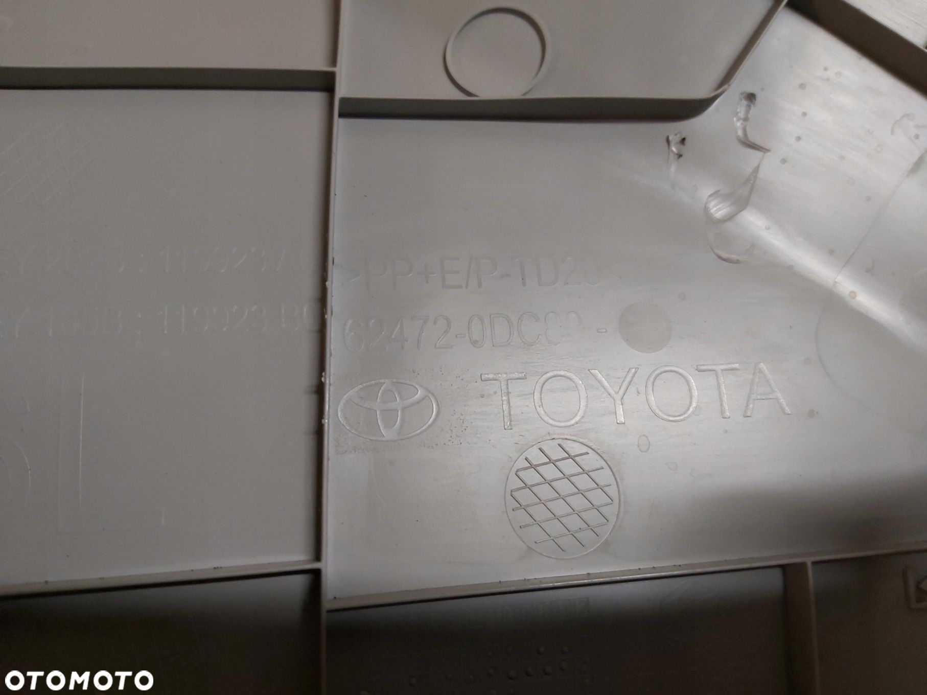 Toyota Yaris Cross osłona słupka C tył lewa 62471-0DC80 - 5