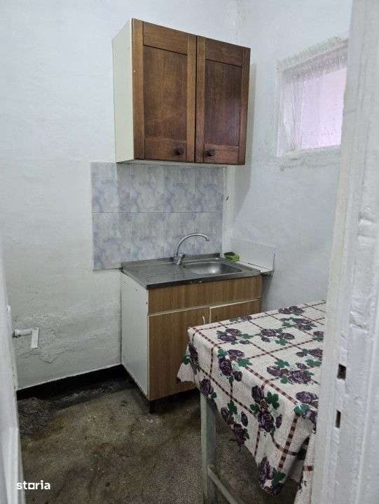 Garsoniera Savinesti spatioasa in zona curata-5