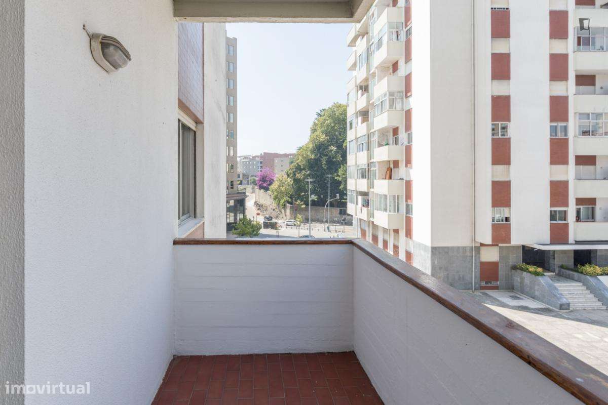 Apartamento com 3 quartos - localizado em Massarelos Porto - Grande imagem: 4/8