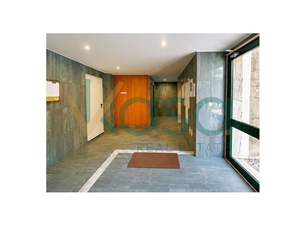 T2 amplo com 98 m², garagem independente, varanda e elevador | Alto...-19