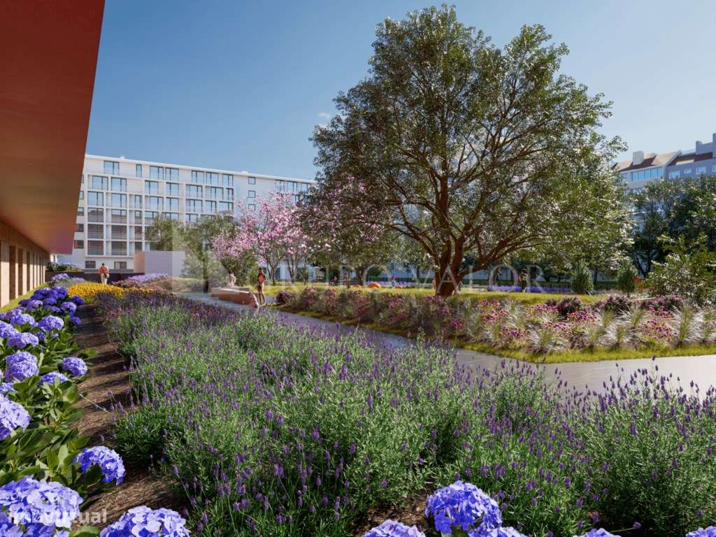 Apartamento T2 com Garagem e Arrecadação | Campo Pequeno-14