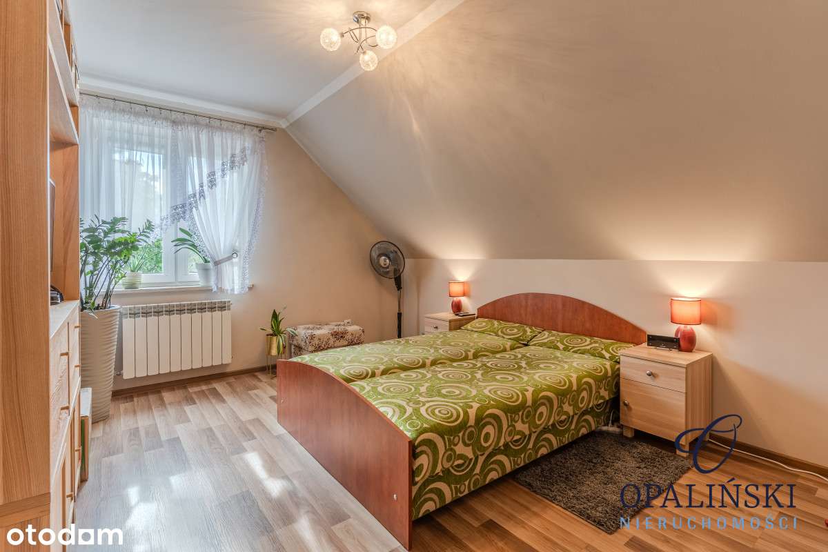 Dom z ogrodem i garażem umeblowany i wyposażony-13