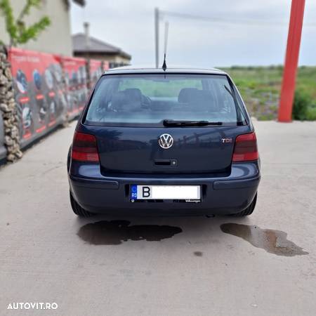 Volkswagen Golf - 2