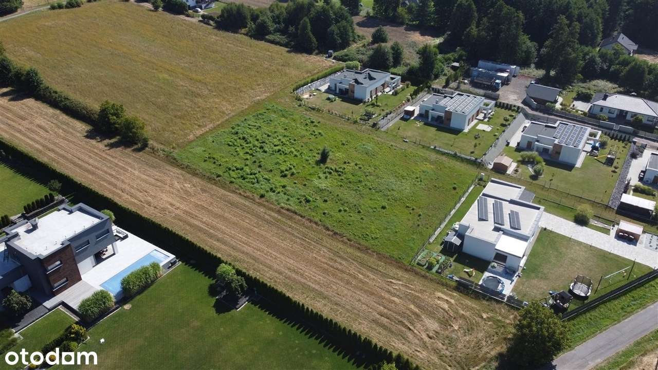 Znakomita działka w cudownym miejscu - 762 m2-2