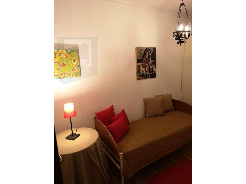 Condomínio com 6 Moradias V2 /V3 Mobiladas e Equipadas-29