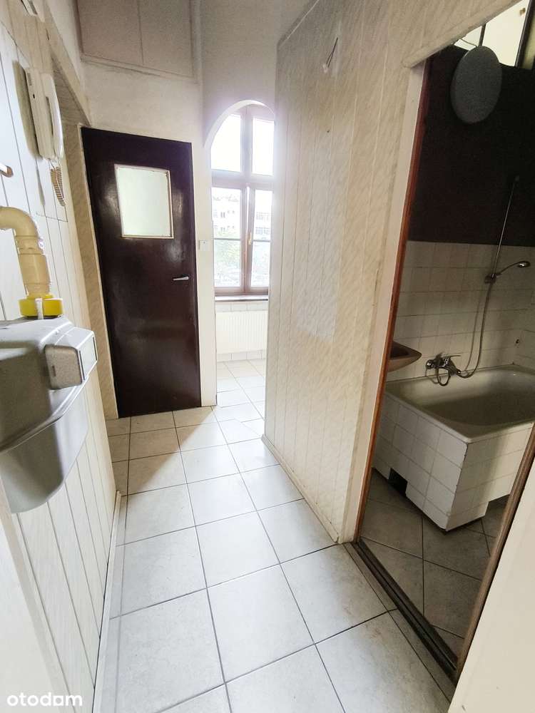 RYNEK Ul. Więzienna 5 !!! Całe piętro w kamienicy !!!-10