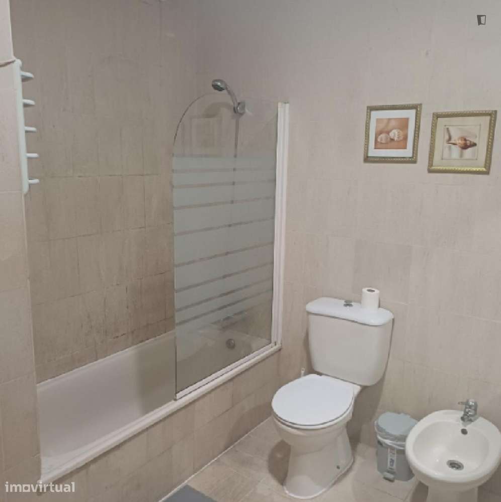 Quarto - localizado em Águas Santas Porto - Grande imagem: 3/9