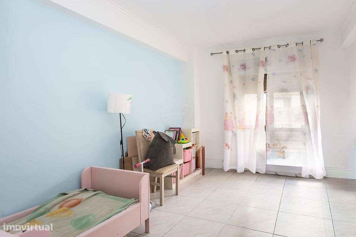 Apartamento T3 à venda em Alto da Brandoa-15