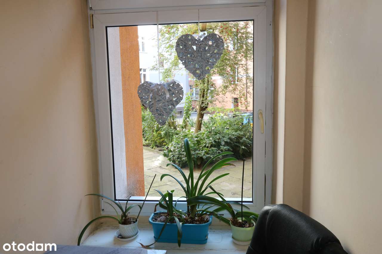 Kawalerka NA PARTERZE DO KAPITALNEGO REMONTU.-14