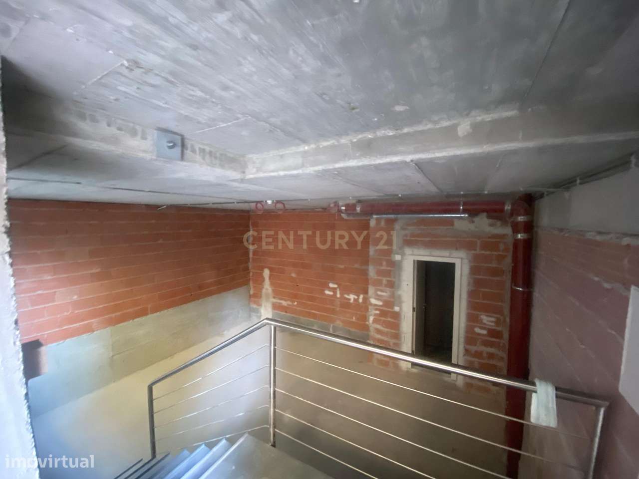 Oportunidade Única: Loja em Bruto no Coração do Chiado! - Grande imagem: 4/7