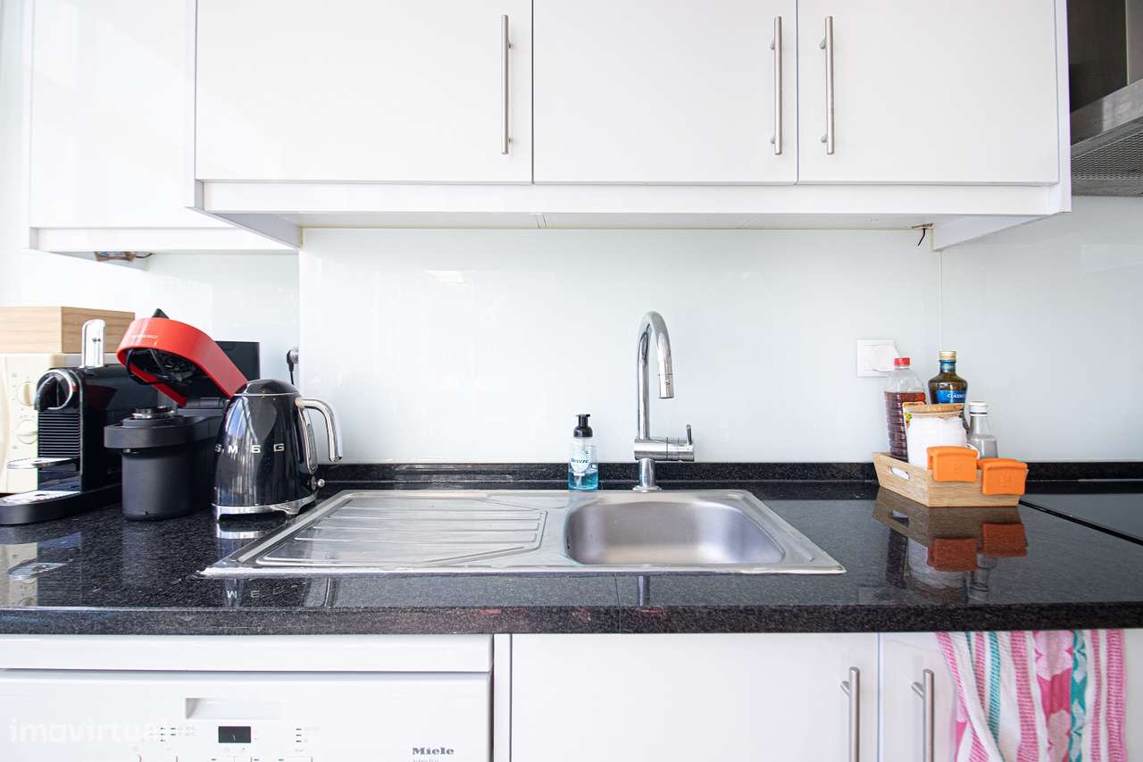 Apartamento T4 remodelado em Carnaxide-6