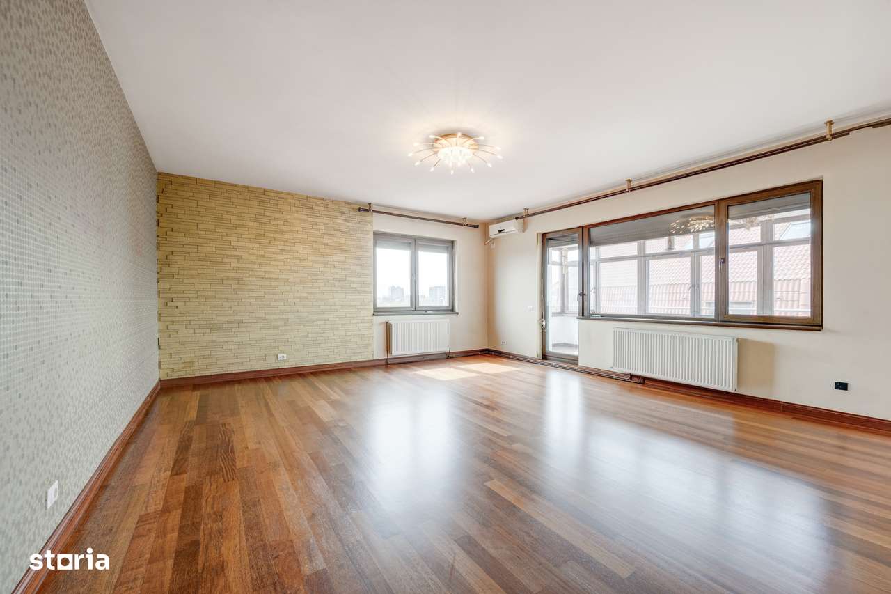 Apartament de 6 camere, 250 mp - 2 parcari - Siseti - Comision 0%