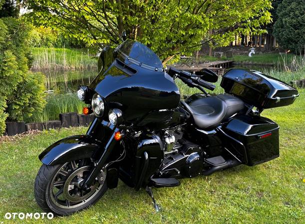 Harley-Davidson Touring Street Glide - 4