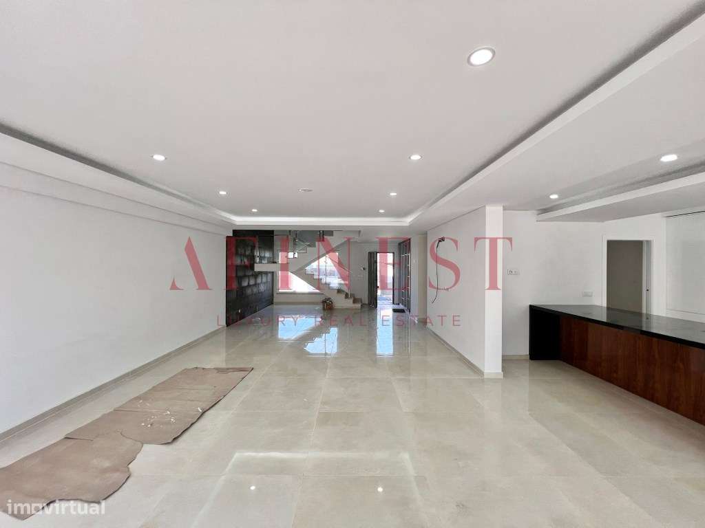 MORADIA T4 COM JARDIM, PISCINA E GARAGEM - Grande imagem: 5/35