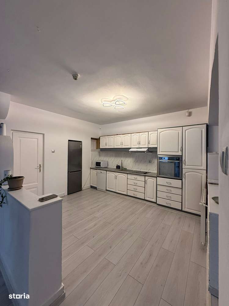 Casă spațioasă de vânzare – Str. Barbu Lăutaru, zona Barițiu-7