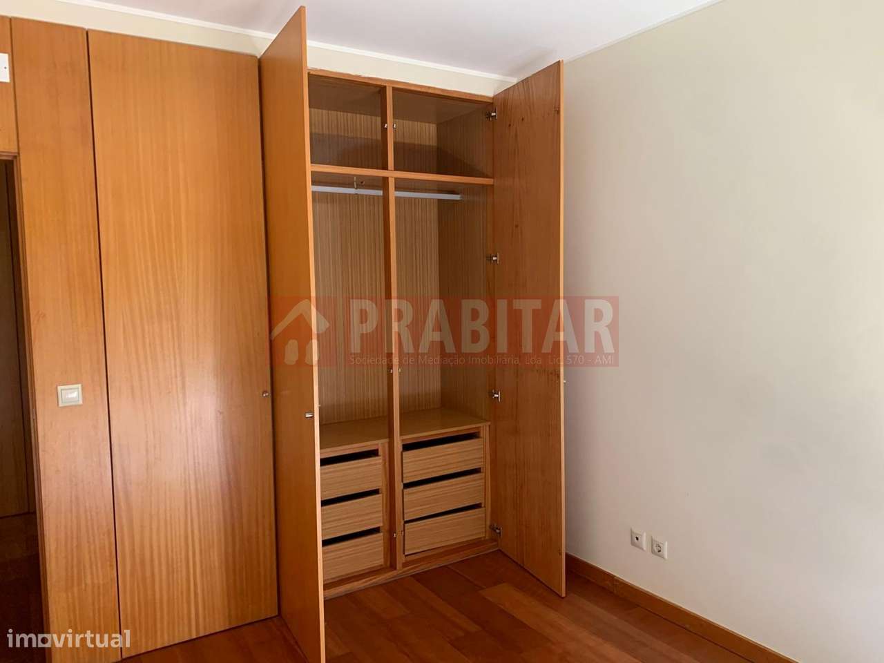 APARTAMENTO T2 NA QUINTA DA VÁRZEA EM SANTA CLARA-11