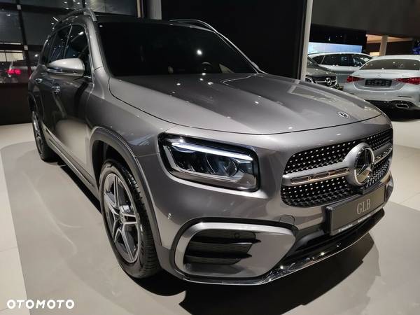 Mercedes-Benz GLB - 6