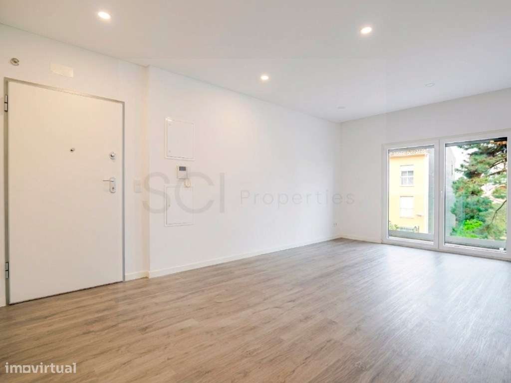 Apartamento T2 Garagem e Arrecadação Sobreda-1