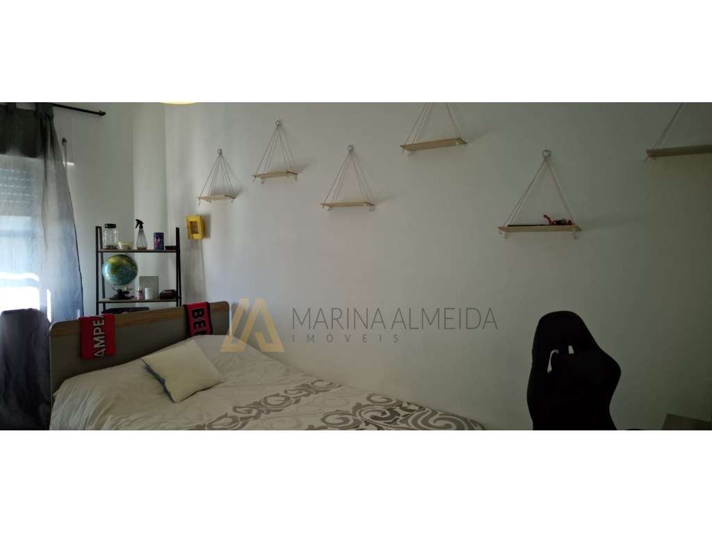 Apartamento t3 transformado em t2 com 2 varandas e arrecadação no c...-10