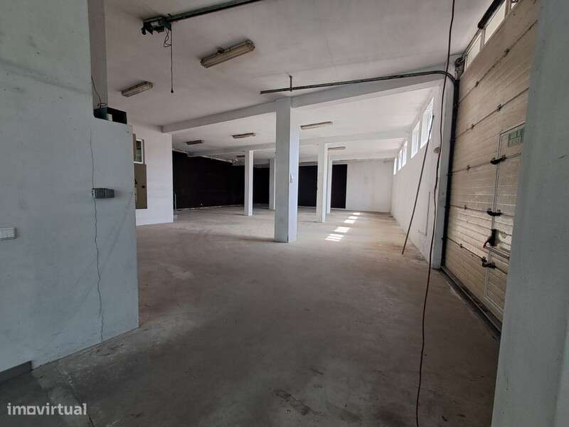 Armazém em São João da Madeira - Grande imagem: 3/24