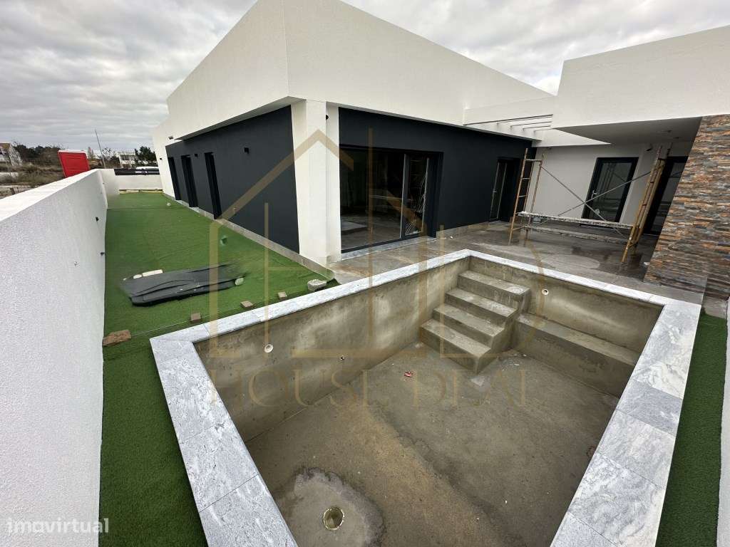 Moradia Isolada T3 com Garagem e Piscina. Azeitão - Grande imagem: 5/33