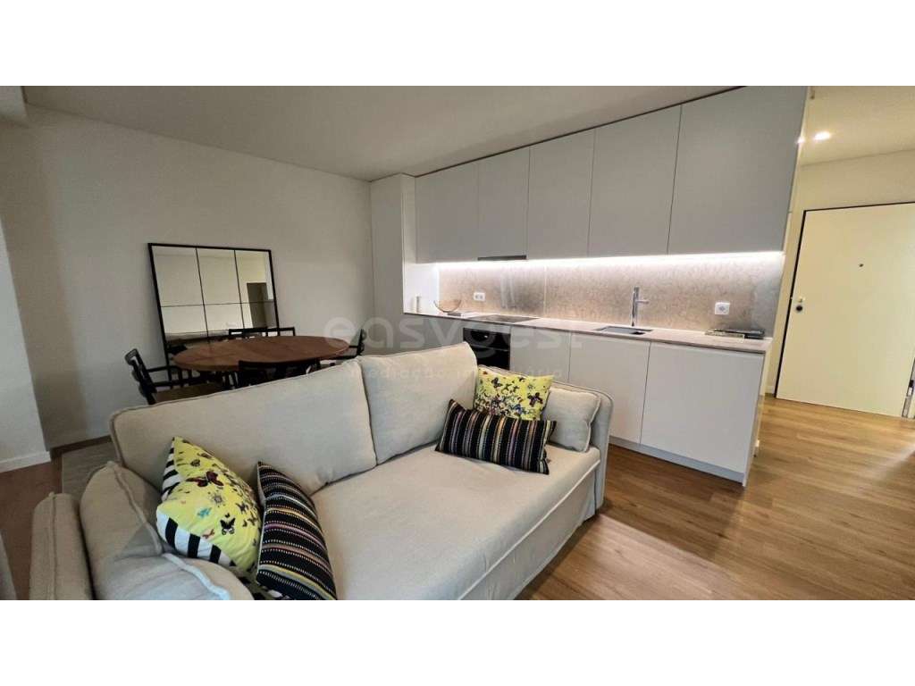 Apartamento T0+1 - Santo Amaro - Alcântara - Grande imagem: 4/10