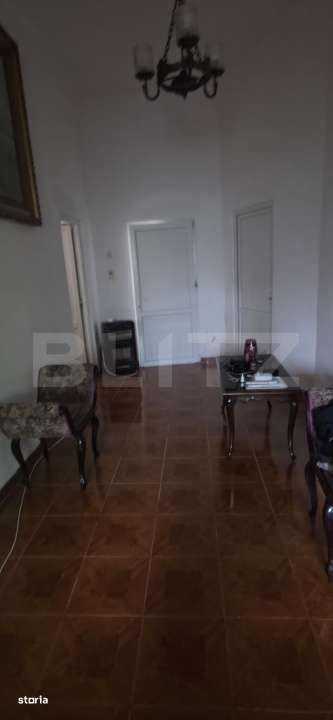 Casa 4 camere , teren 285 mp, zona semi-centrala - Imagine principală: 1/19