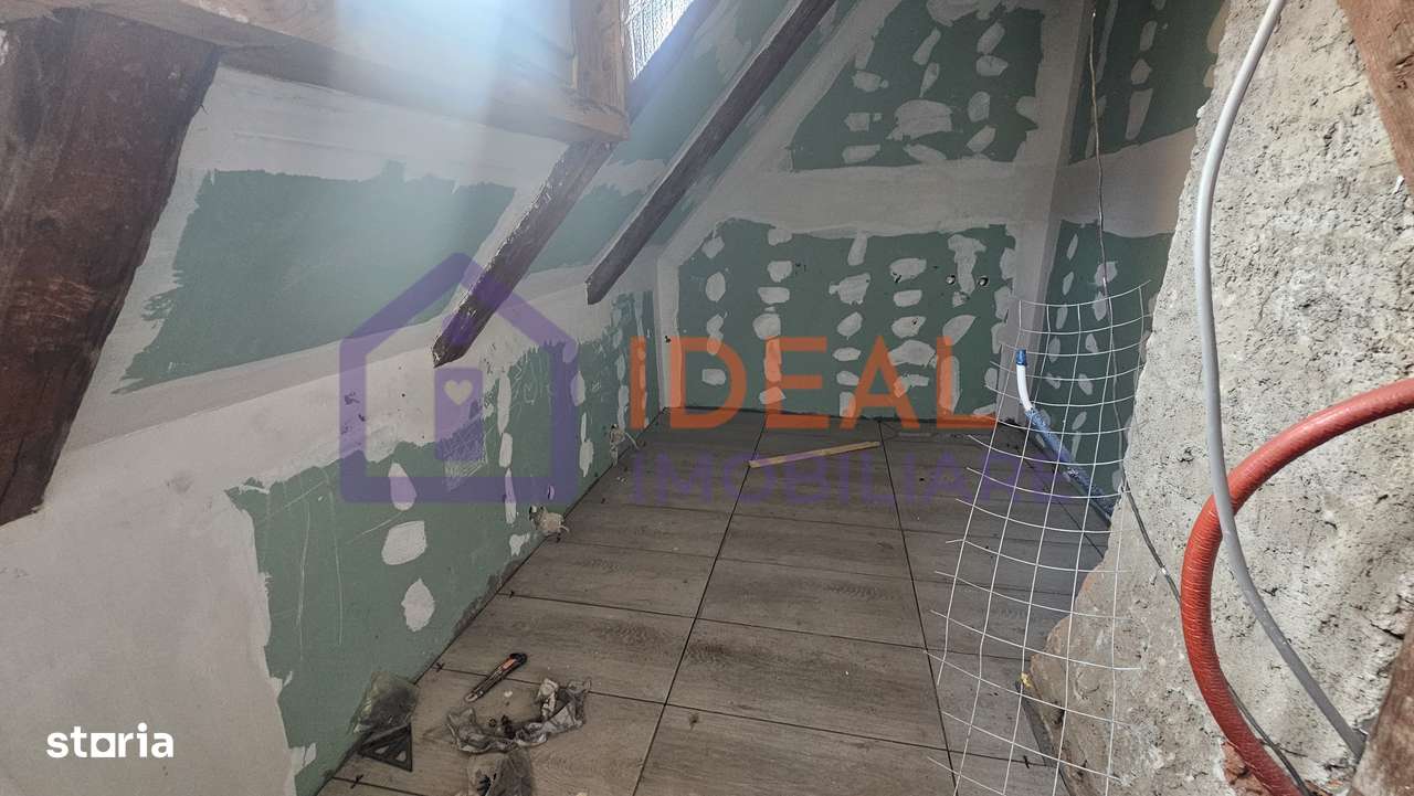 Casă veche, solidă, cu 4 camere, pivniță boltită și 4 băi – zonă centr - Imagine principală: 5/16