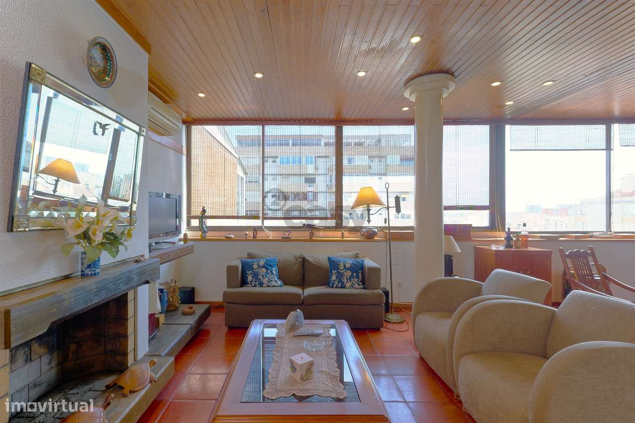 Último Piso com Vista sobre Lisboa, Garagem, Luz, Privacidade e Exclus-9