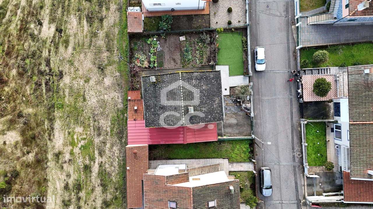 Moradia isolada com quatro quartos , logradouro, garagem , na periferi-35